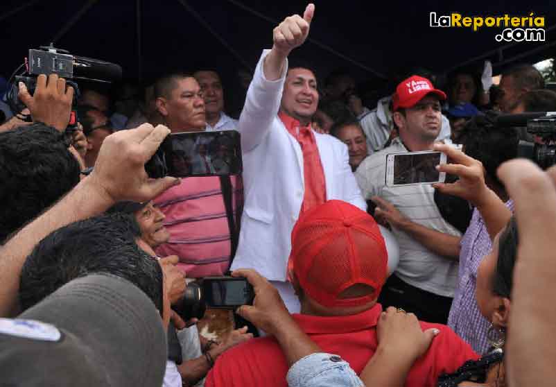 El arribo del alcalde JJ Torres