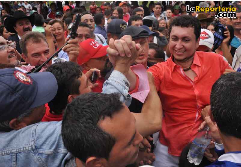 Así recibieron al mandatario a las afueras de la Alcaldía de Yopal