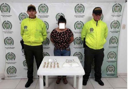 Capturada por esconder estupefacientes/