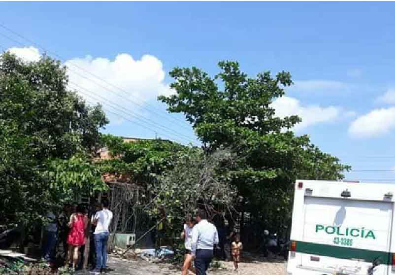 La Policía acudió al lugar de los hechos.