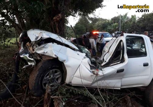 Así quedó la camioneta tras el choque.