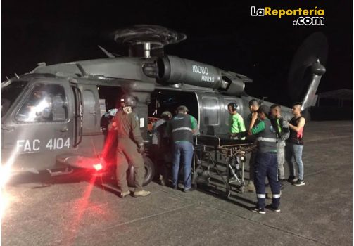 Uniformados de la Fuerza Aérea rescatan a hombre en el Meta.