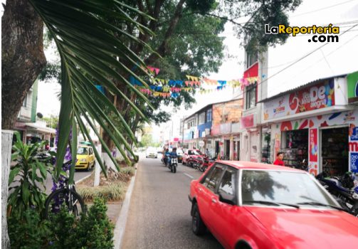 Restricción de parrillero hombre.