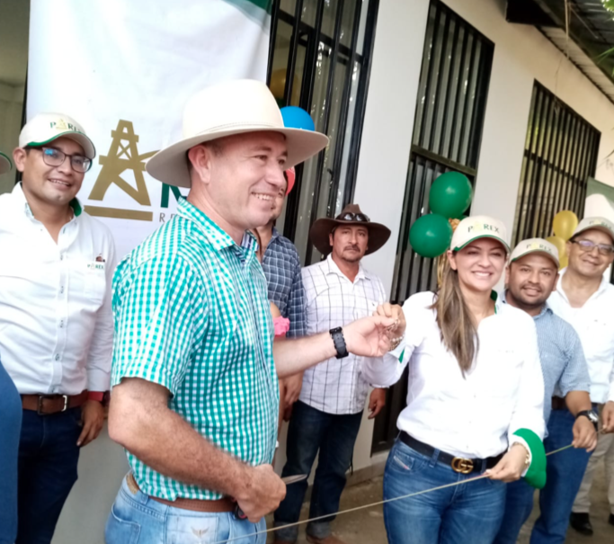 Alcalde Fabio Vega y voceros de la Empresa Parex.