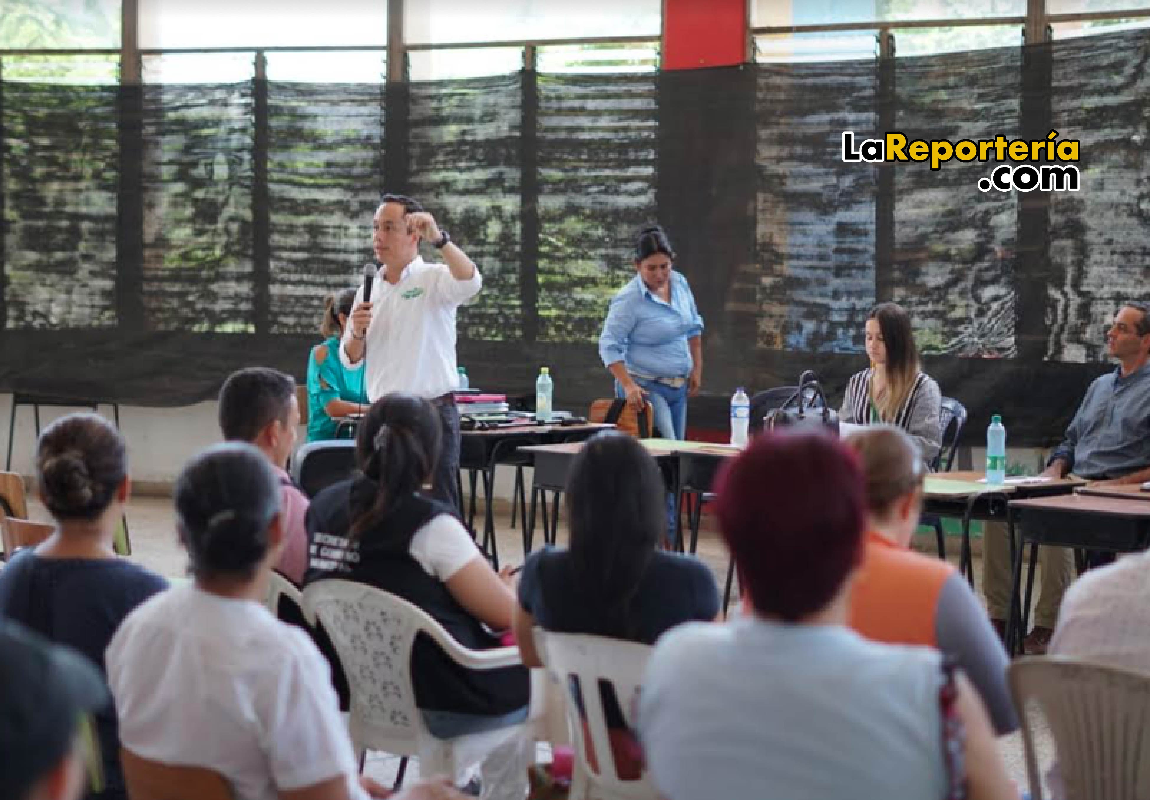 Alcalde Leonardo Puentes se compromete con remodelación de la Central de Abastos.