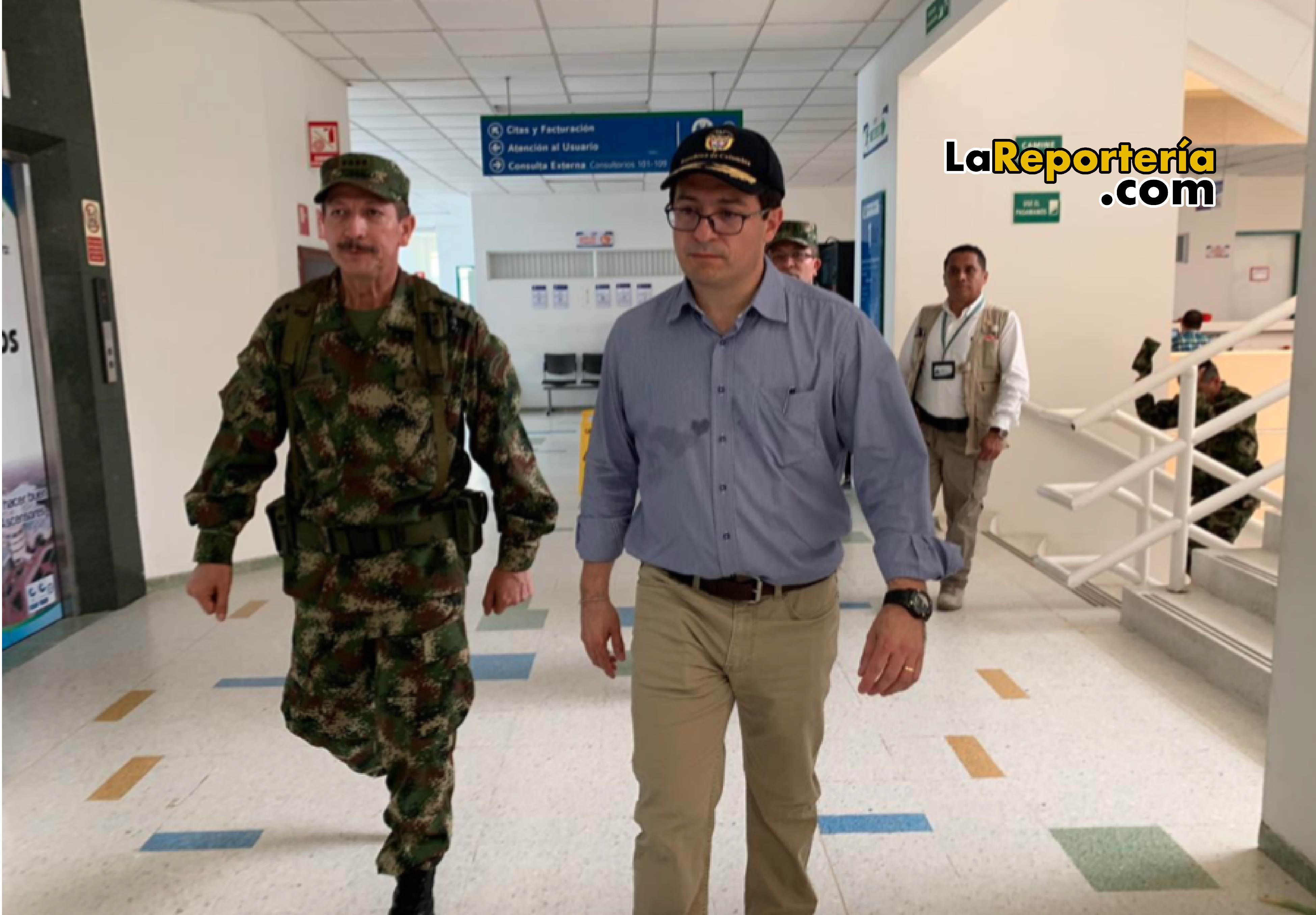 General Nicasio Martínez, comandante del Ejército Nacional y Francisco Barbosa, alto comisionado de Derechos Humanos.