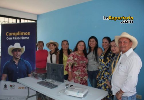 Marisela Duarte entregó elementos a comunales en Yopal.