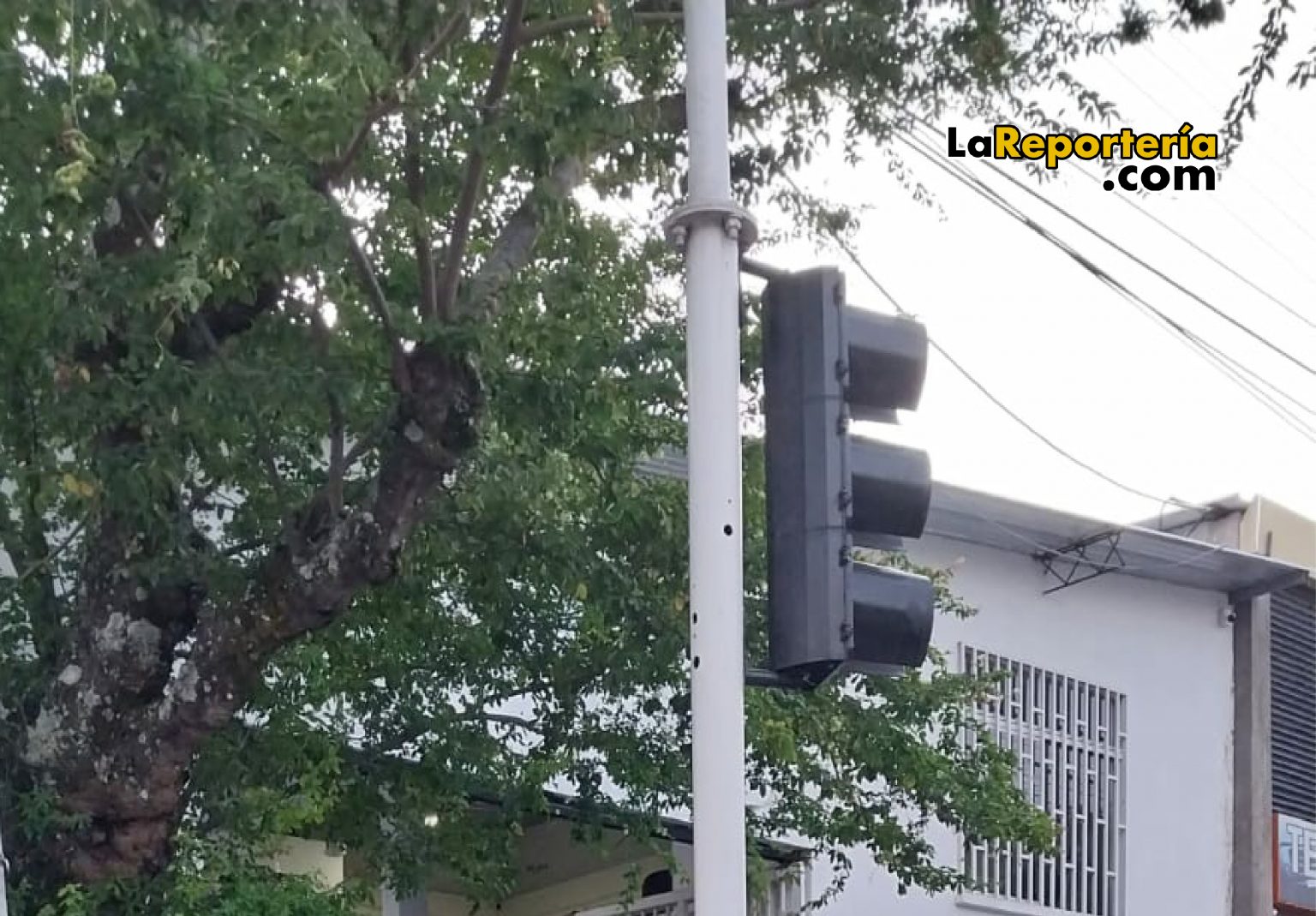 Delincuentes hurtaron el cableado eléctrico de semáforo en Yopal